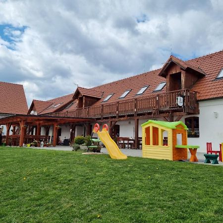 Hotel Penzion U Farmáře Chotoviny Exterior foto