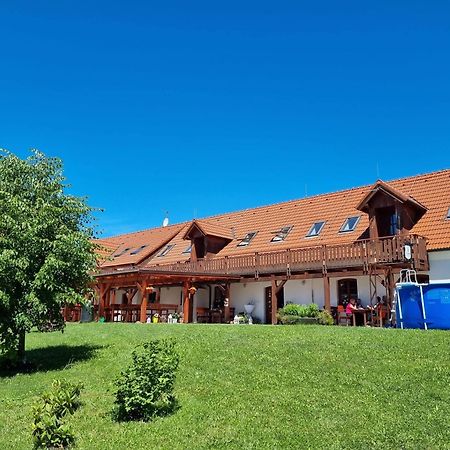 Hotel Penzion U Farmáře Chotoviny Exterior foto