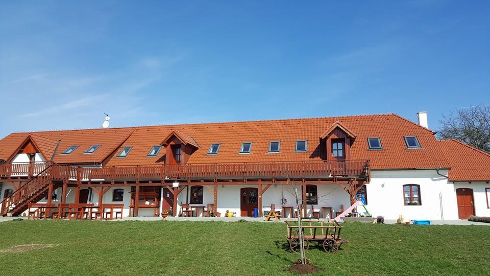 Hotel Penzion U Farmáře Chotoviny Exterior foto