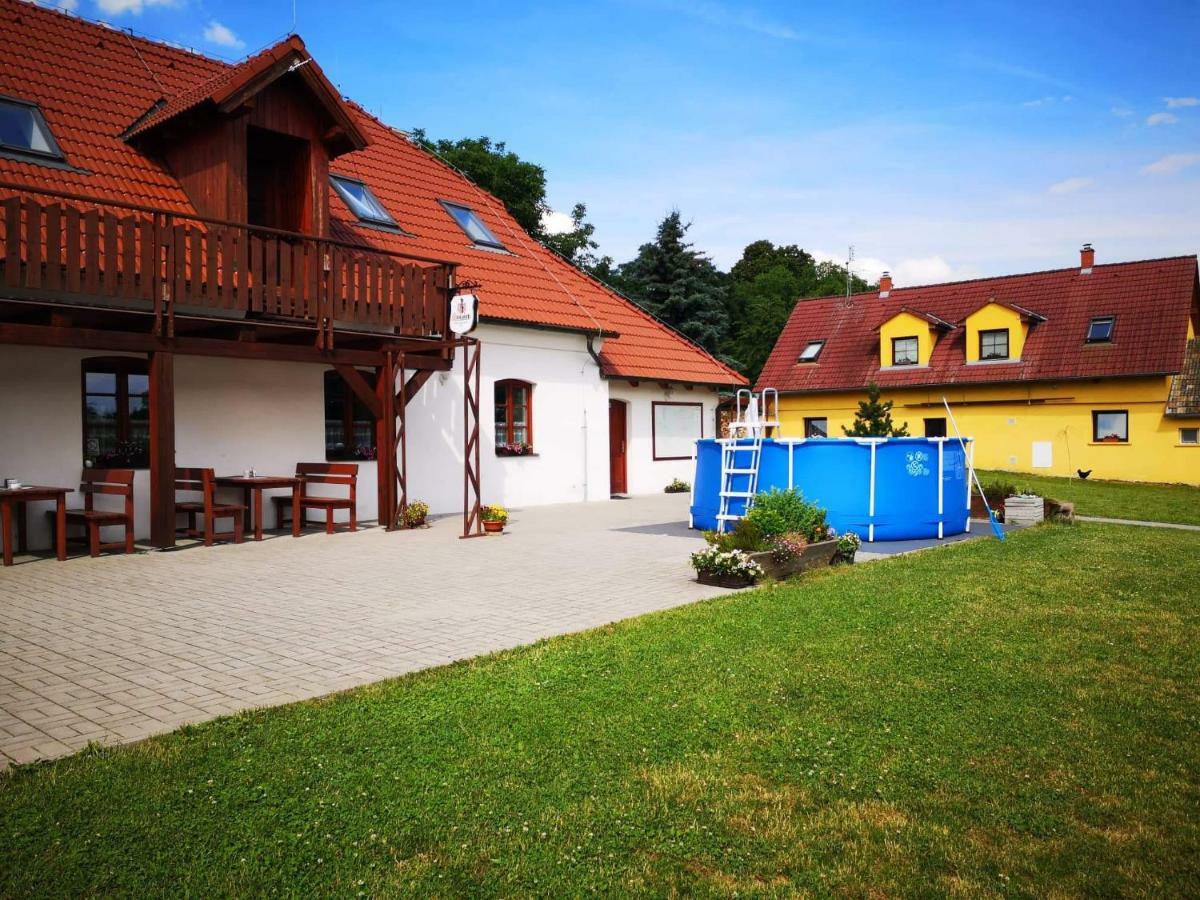 Penzion U Farmáře Chotoviny Exterior foto